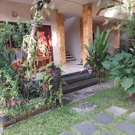 Gerhana Sari 2 Bungalows Ubud Esterno foto
