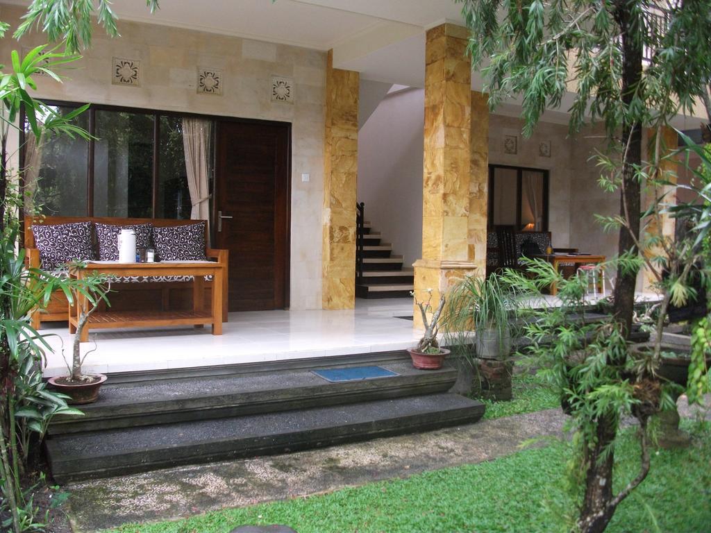 Gerhana Sari 2 Bungalows Ubud Esterno foto